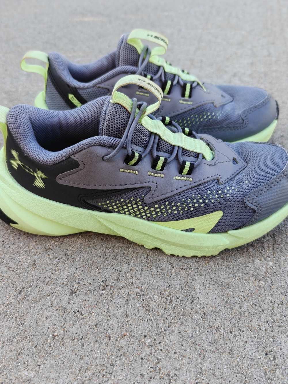 Under Armour Kids Scramjet 5 Gray Lime Green Athletic Sneakers Slip On Size 12K